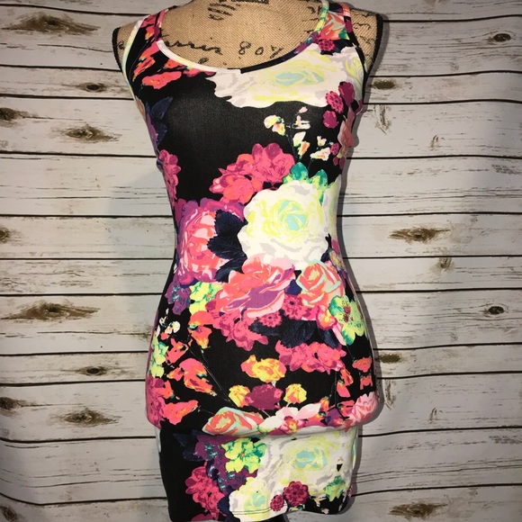 Small Stretch Floral Dress with Open Back - Picture 2 of 5